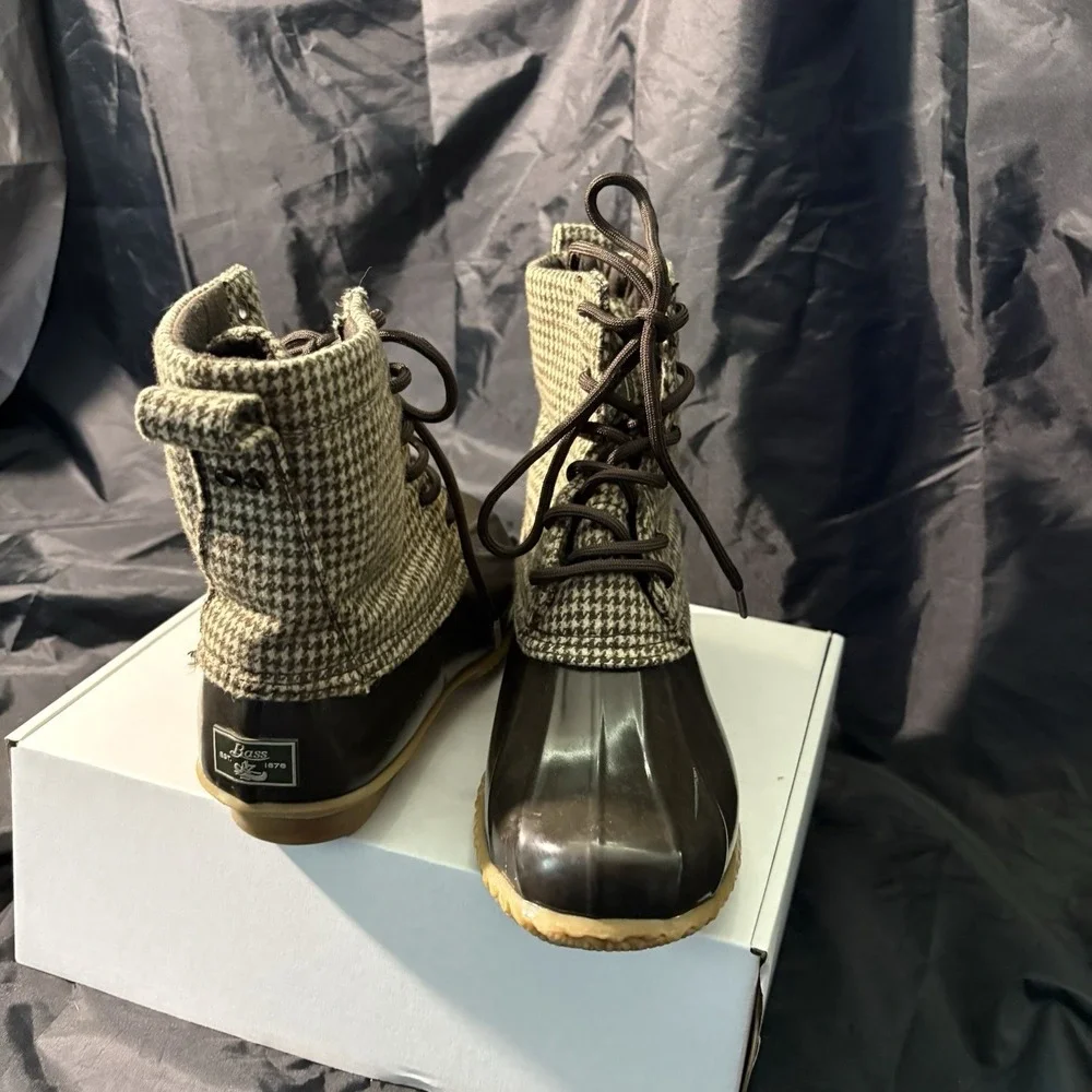G. H. Bass & Co Women's 7‎ Harlequin Duck Boots Houndstooth Rain Waterproof